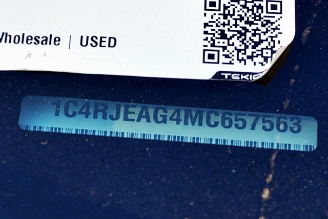 Used 2021 White Jeep Laredo E image 32