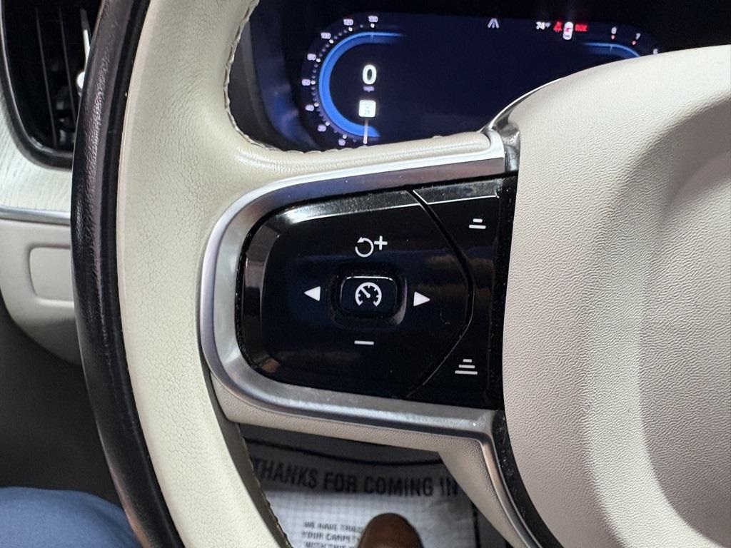 2024 Volvo XC60 B5 Plus photo 29
