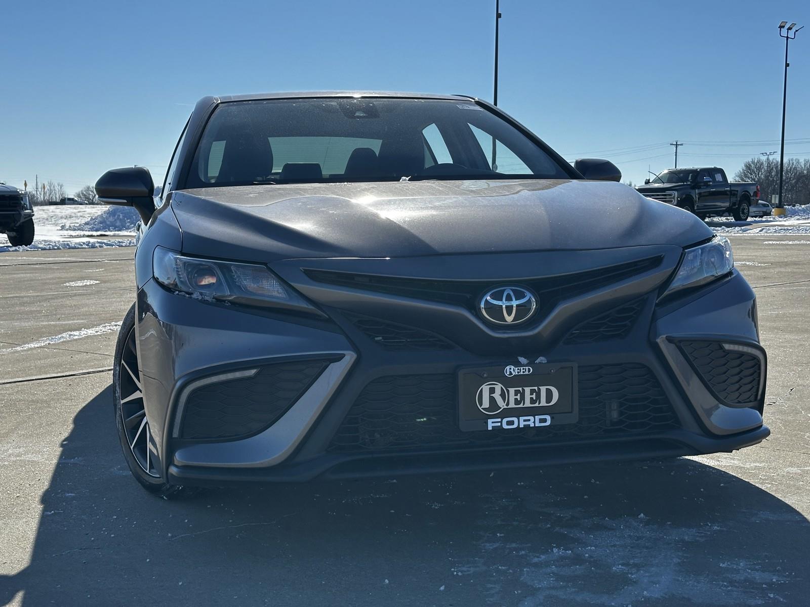 Used 2024 Toyota Camry SE with VIN 4T1T11AK4RU866737 for sale in Kansas City