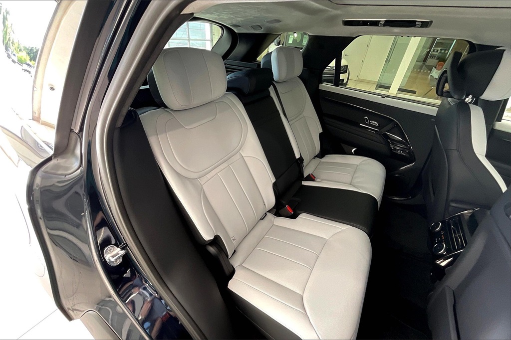 2025 Land Rover Range Rover Sport Autobiography photo 5