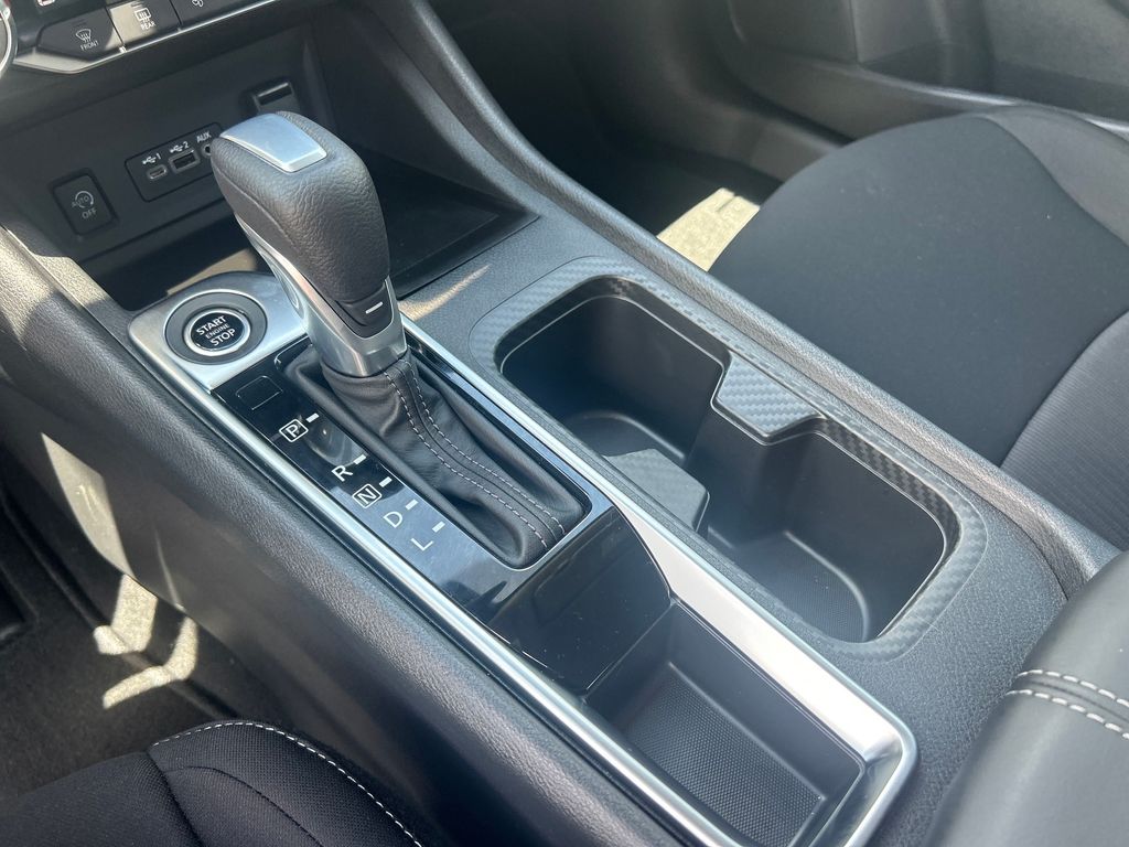 2025 Nissan Sentra SV photo 30