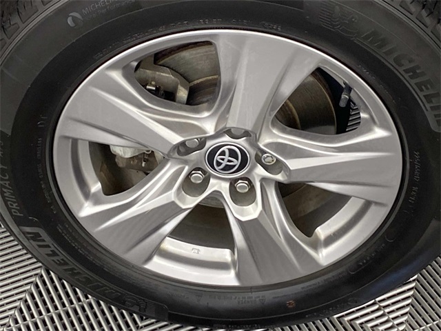 2022 Toyota RAV4 XLE photo 19