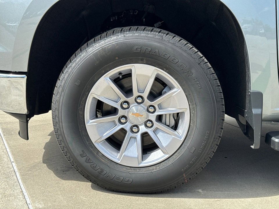 2026 Chevrolet Silverado 1500 LT photo 4