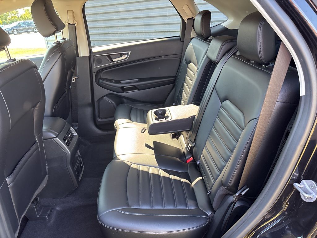 2023 Ford Edge SEL photo 26