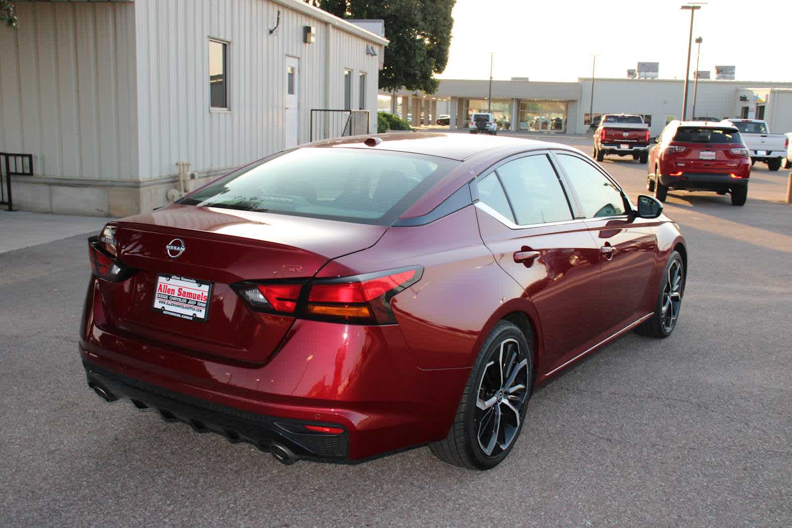 2024 Nissan Altima 2.5 SR photo 9