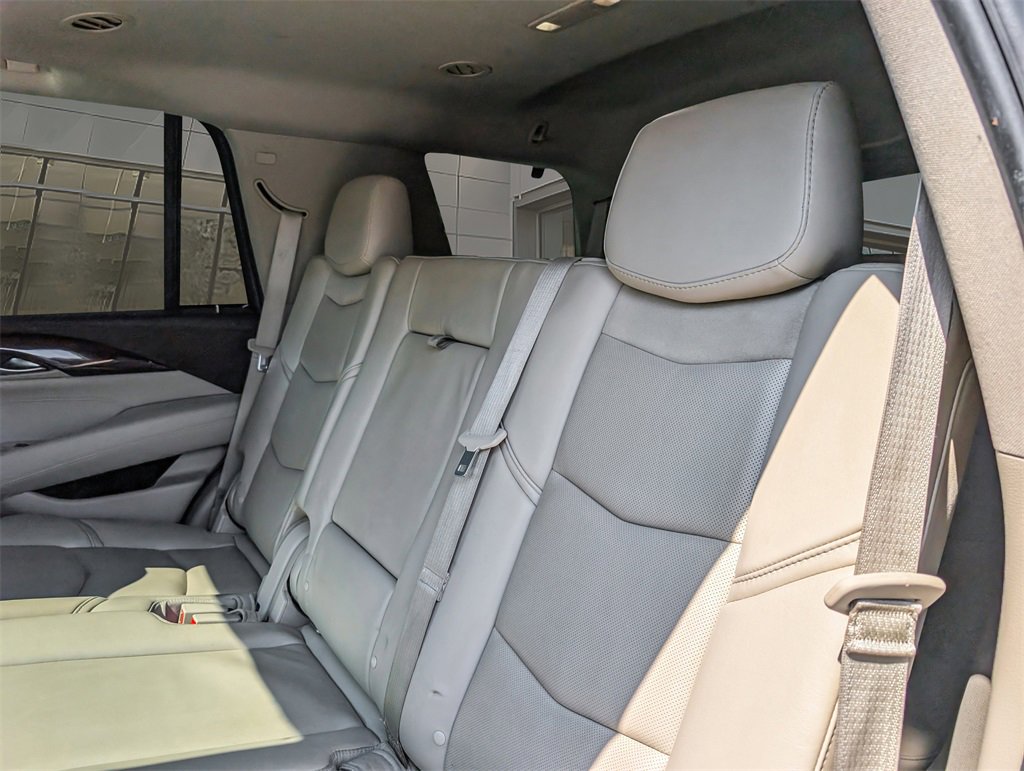 2015 Cadillac Escalade Luxury photo 15