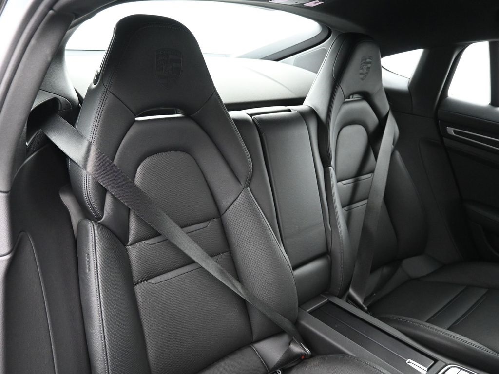 2022 Porsche Panamera E-Hybrid 4 photo 10