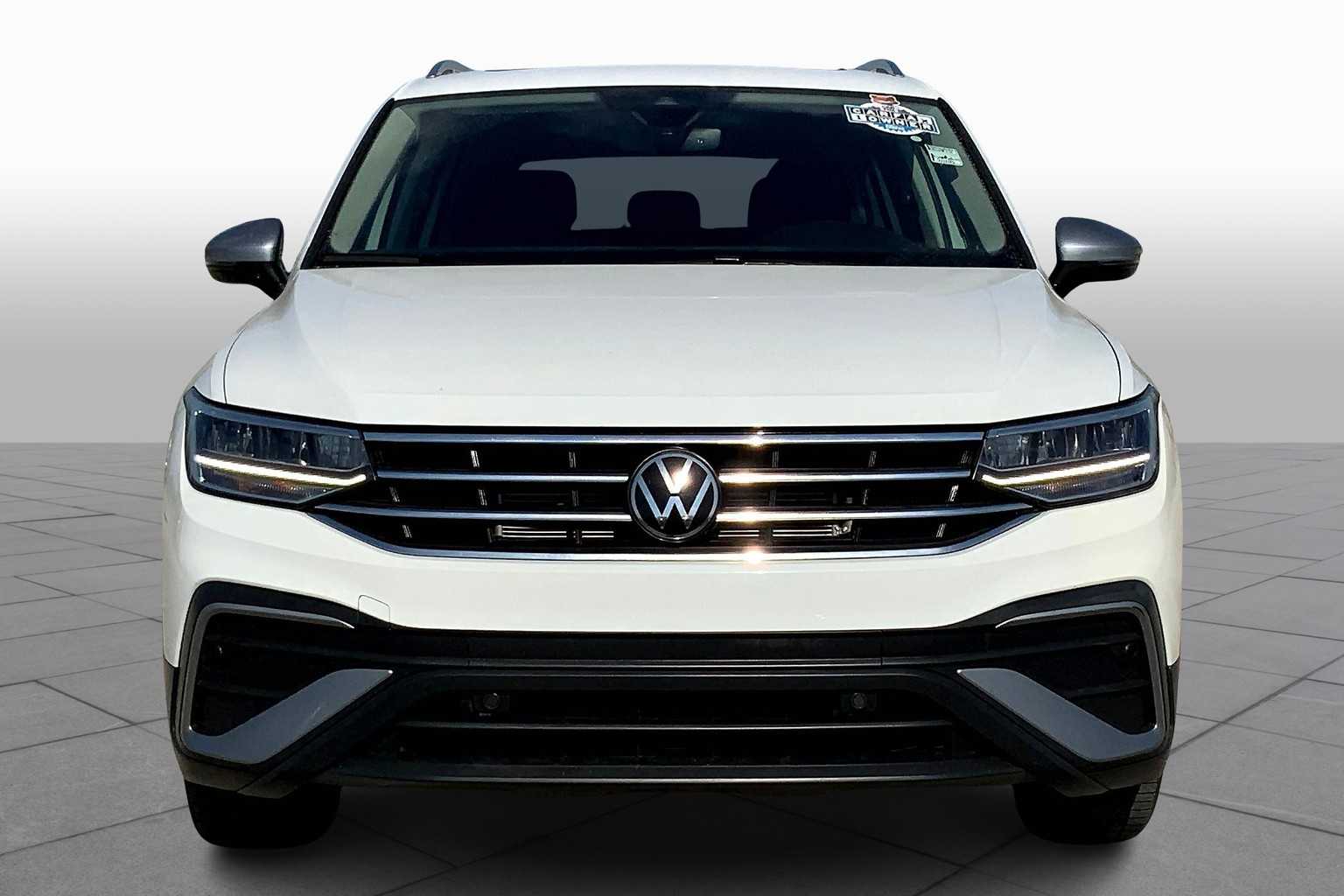 2024 Volkswagen Tiguan Wolfsburg Edition photo 3