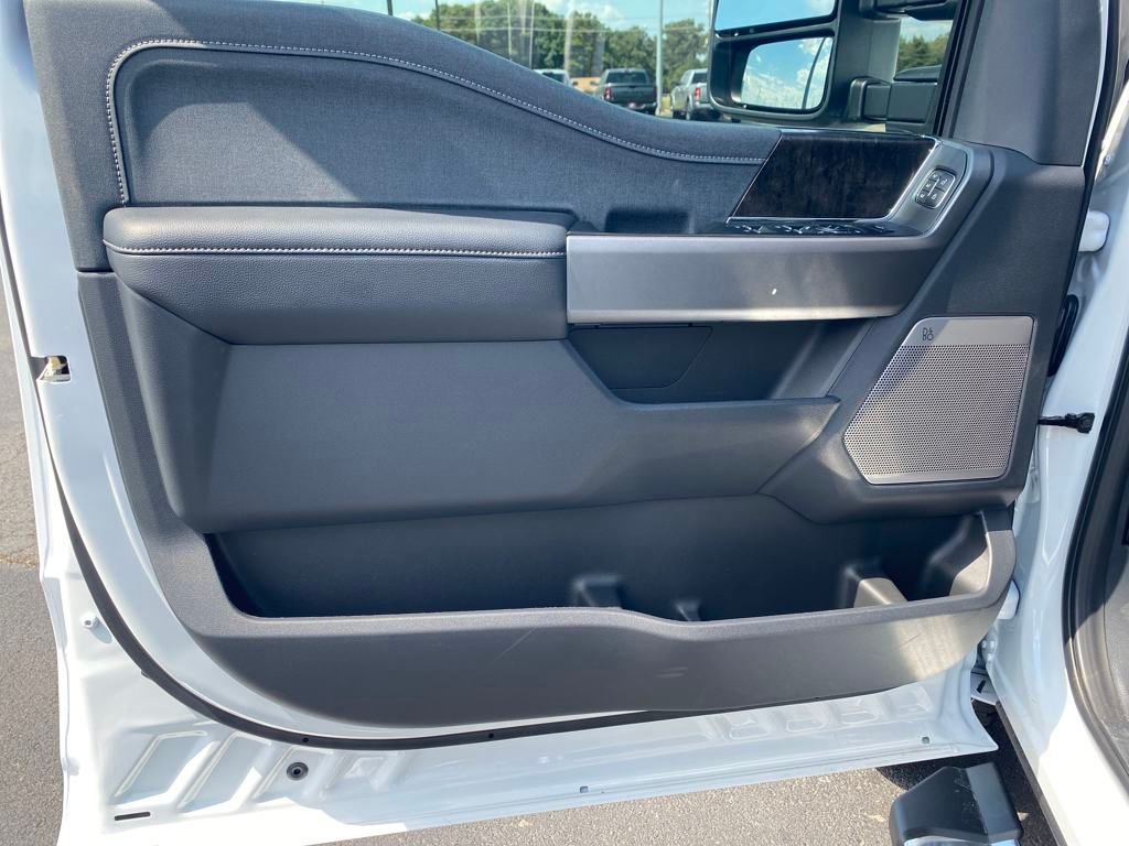 2025 Ford F-250 Lariat photo 9