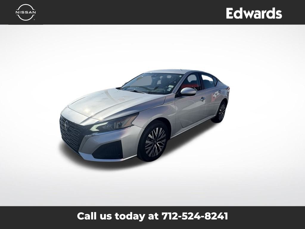 2023 Nissan Altima 2.5 SV photo 5