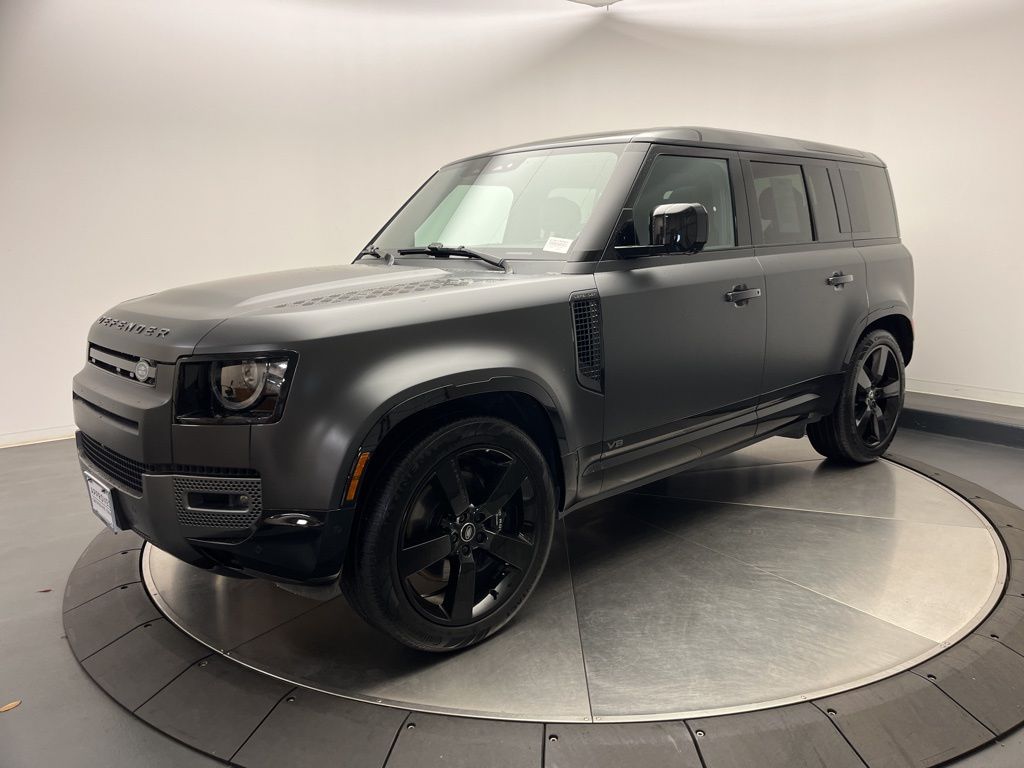 2025 Land Rover Defender V8's photo