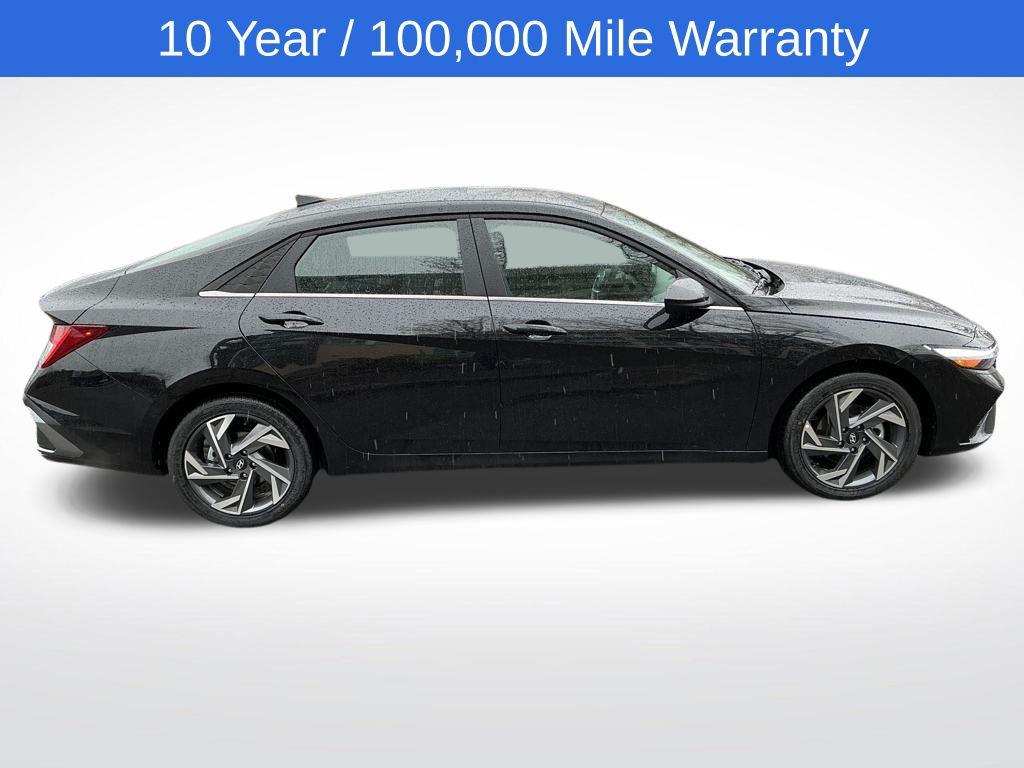 2025 Hyundai Elantra SEL Convenience photo 23