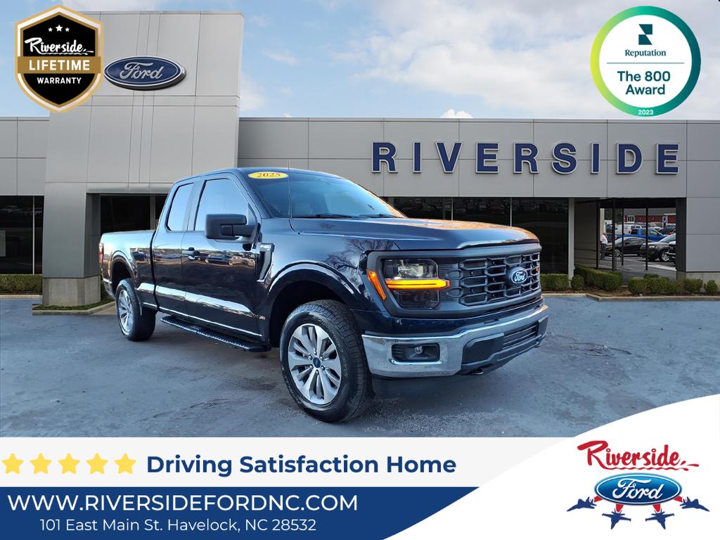 2025 Ford F-150 XL's photo