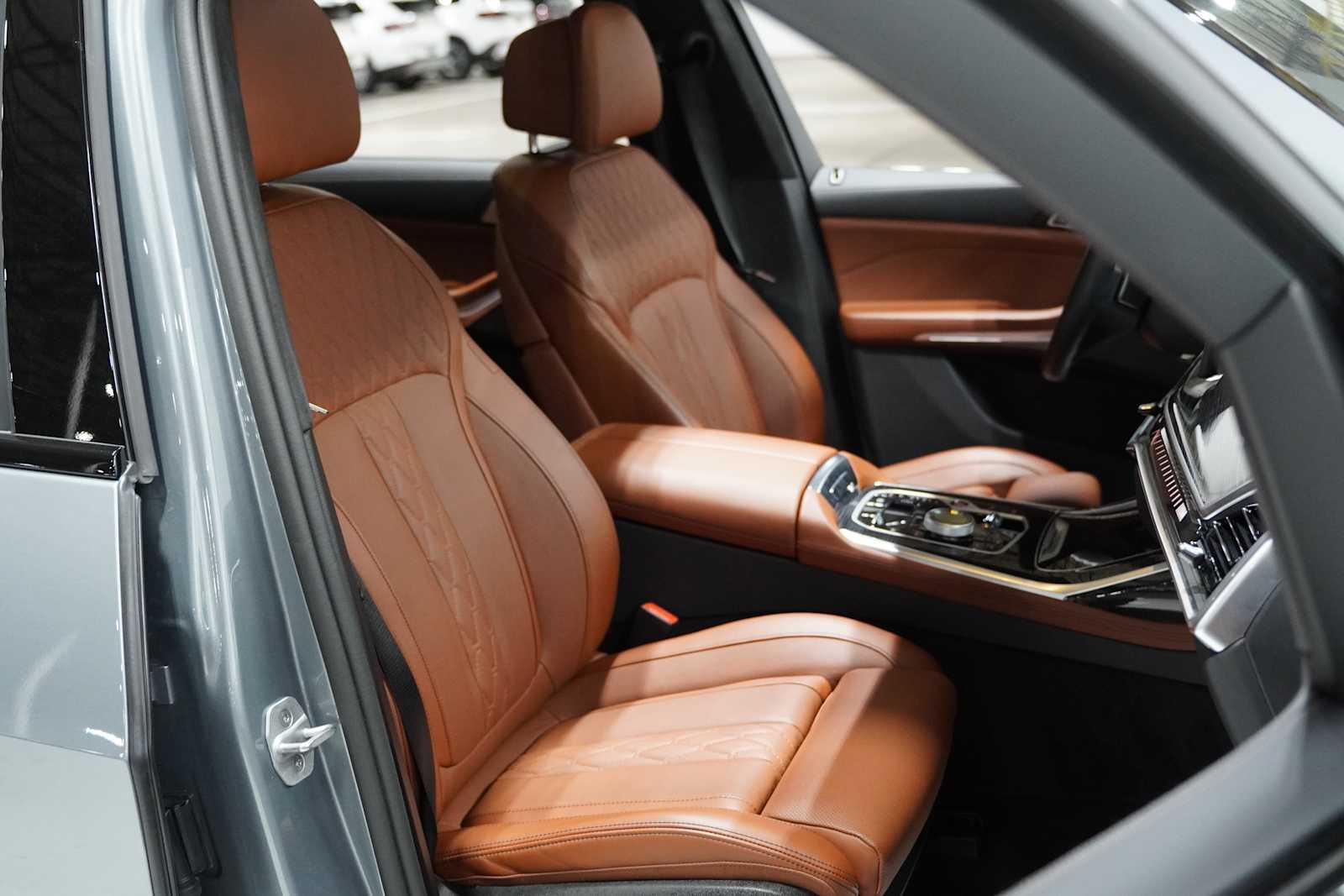 2025 Bmw X7 M60i photo 9