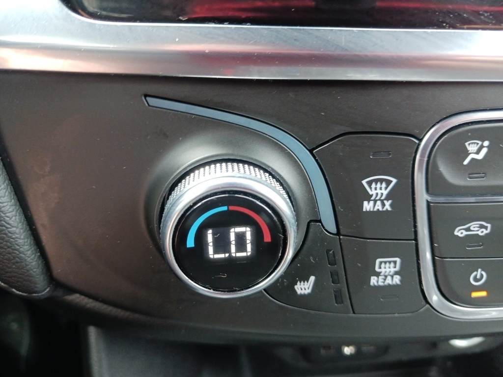2022 Chevrolet Traverse Cloth photo 18