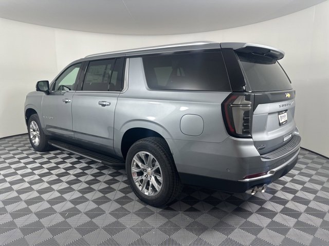 2025 Chevrolet Suburban Premier photo 3