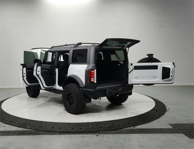 2023 Ford Bronco Base photo 13