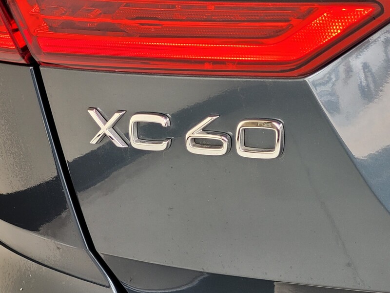2021 Volvo XC60 T5 Inscription photo 6