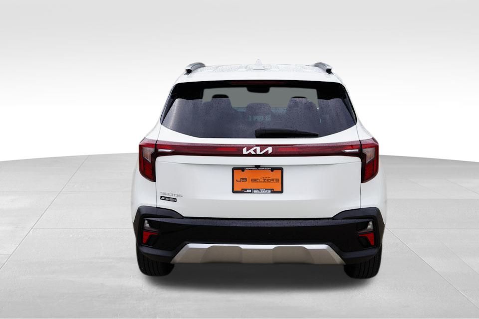 2024 Kia Seltos S photo 4