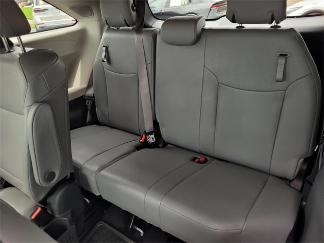 2024 Toyota Sienna XLE photo 30