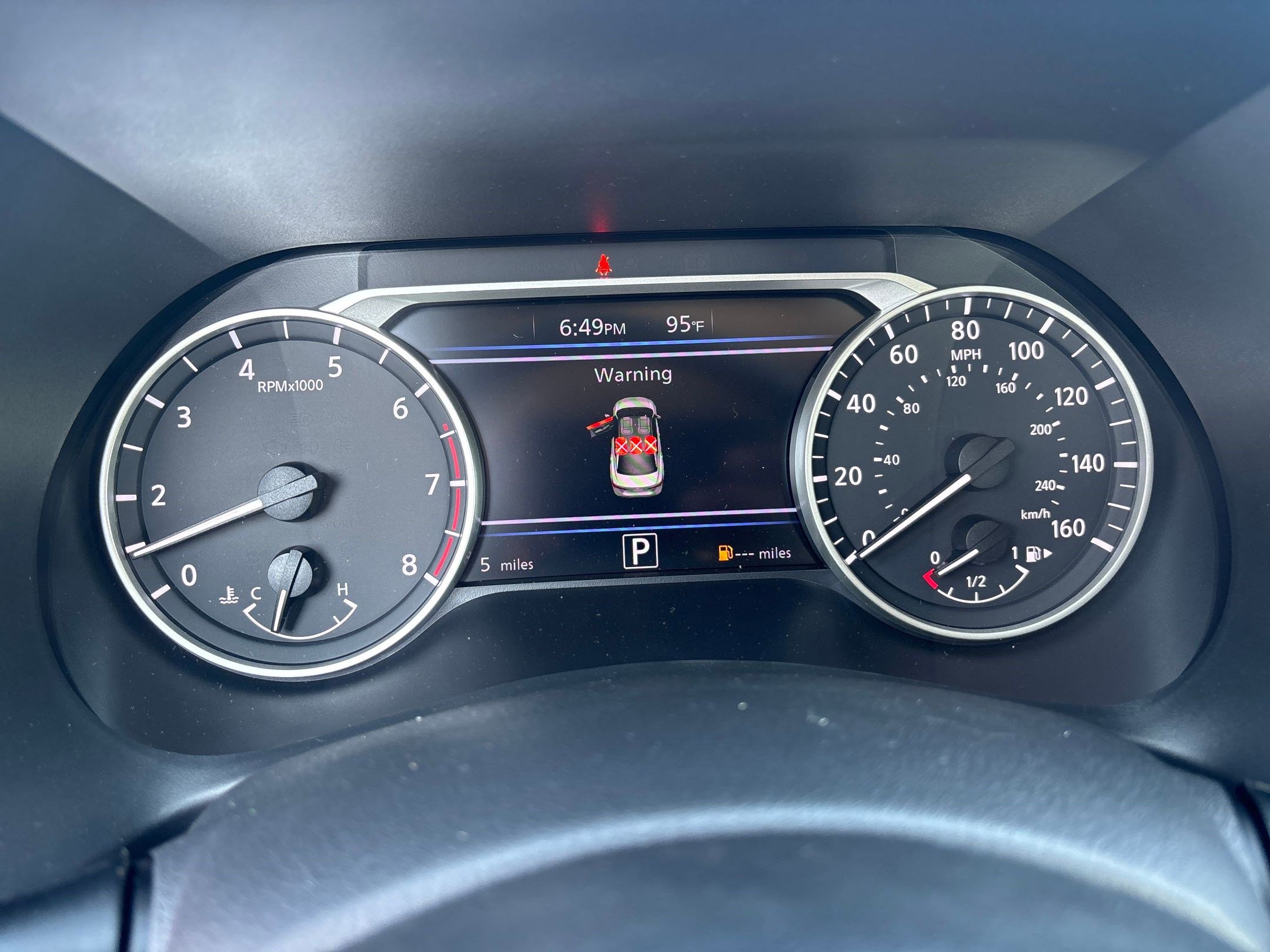 2025 Nissan Sentra SR photo 19