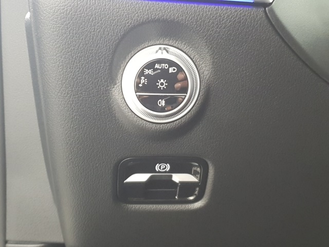 2025 Mercedes Benz C 300 photo 25
