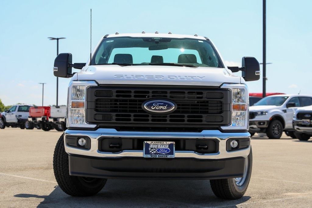 2025 Ford F-250 XL photo 2
