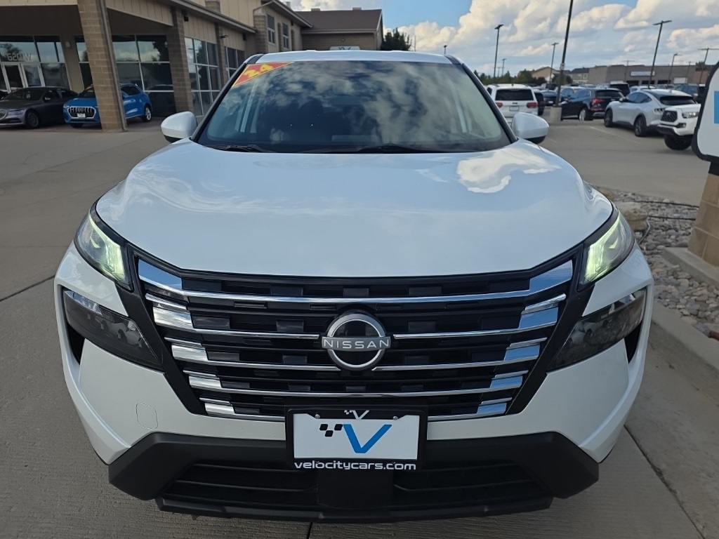 2024 Nissan Rogue SV photo 7