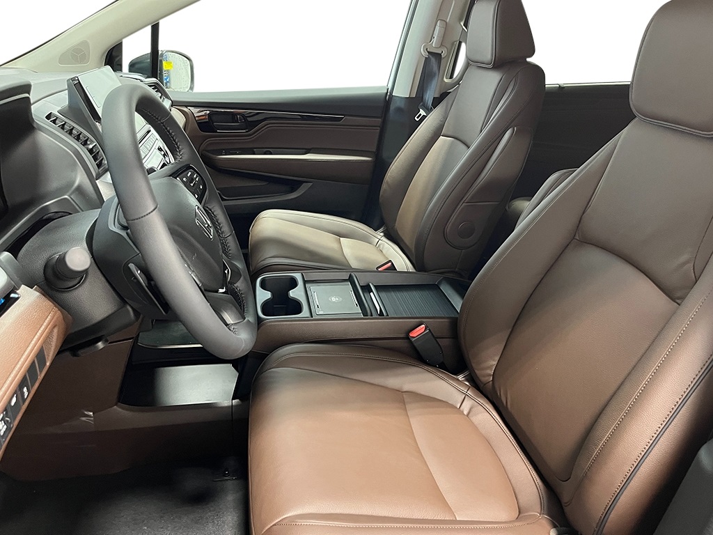 2026 Honda Odyssey Touring photo 12