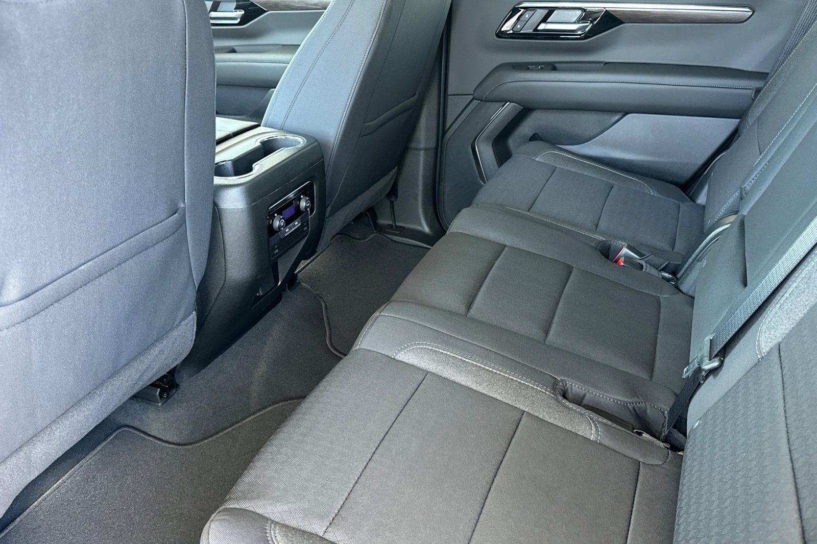 2025 Chevrolet Tahoe LS photo 12