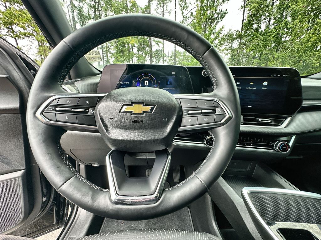 2025 Chevrolet Equinox LT photo 11
