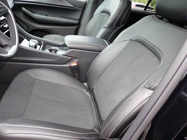 2025 Jeep Grand Cherokee Altitude X photo 11