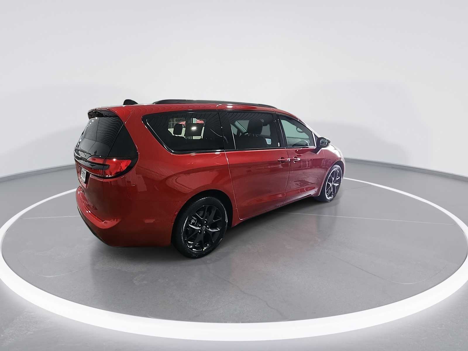 2026 Chrysler Pacifica photo 8