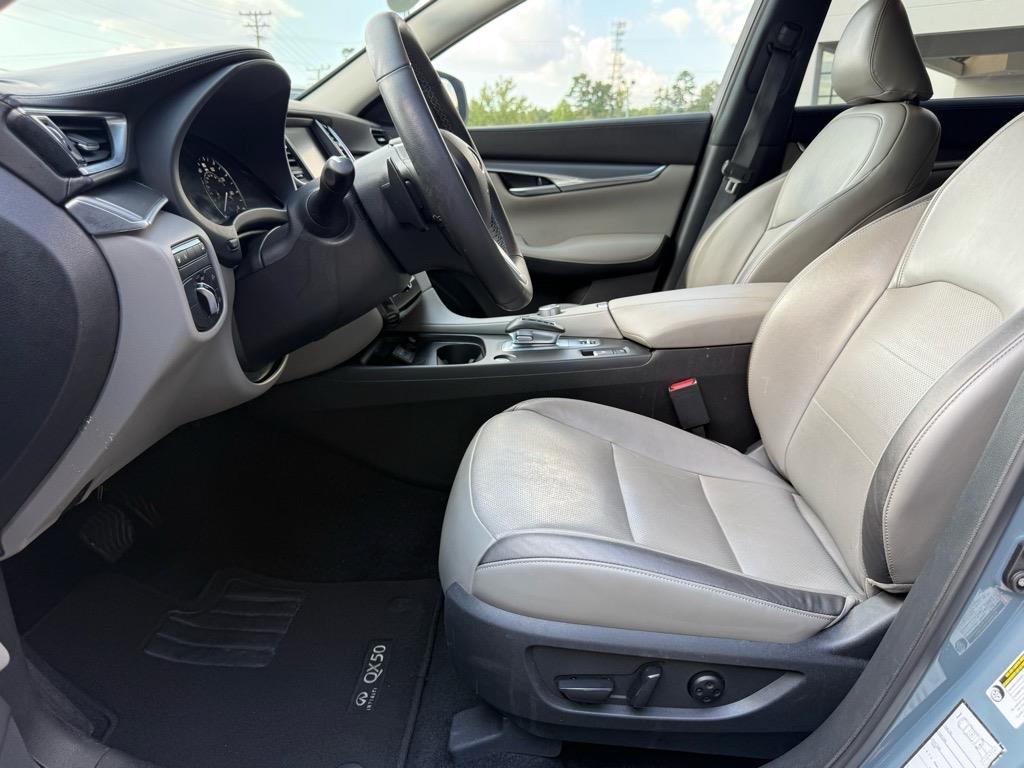 2024 Infiniti QX50 Luxe photo 3