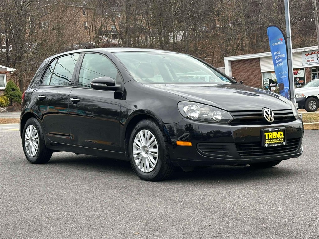 2012 Volkswagen Golf Base's photo