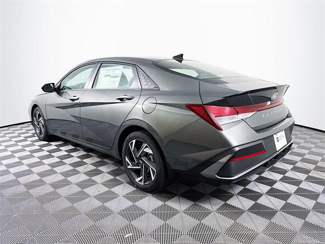 2025 Hyundai Elantra SEL Sport photo 3
