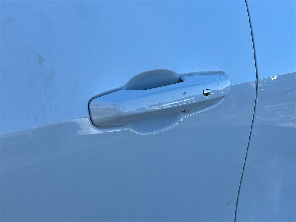 2026 GMC ACADIA - Image 12