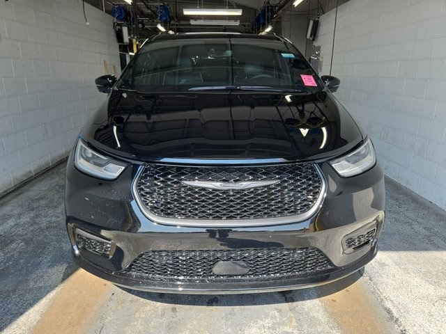 2024 Chrysler Pacifica Limited photo 2
