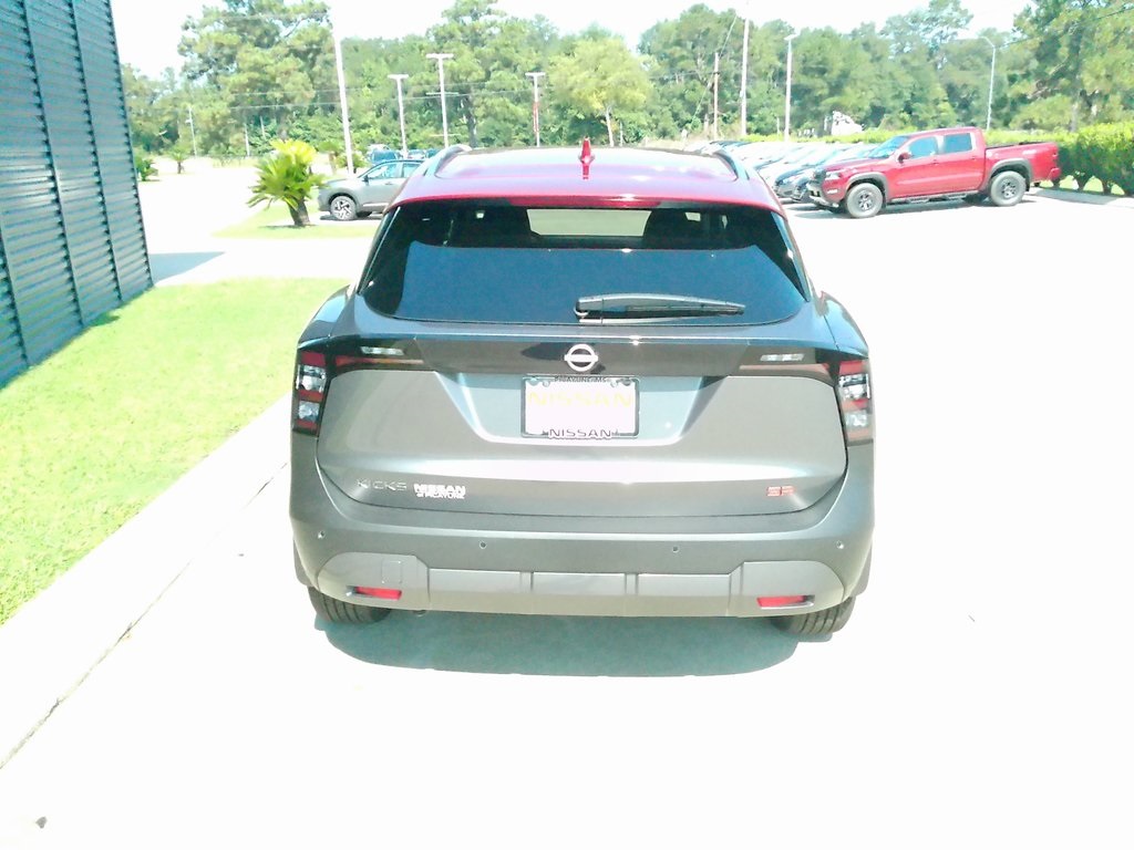 2025 Nissan Kicks SR photo 4