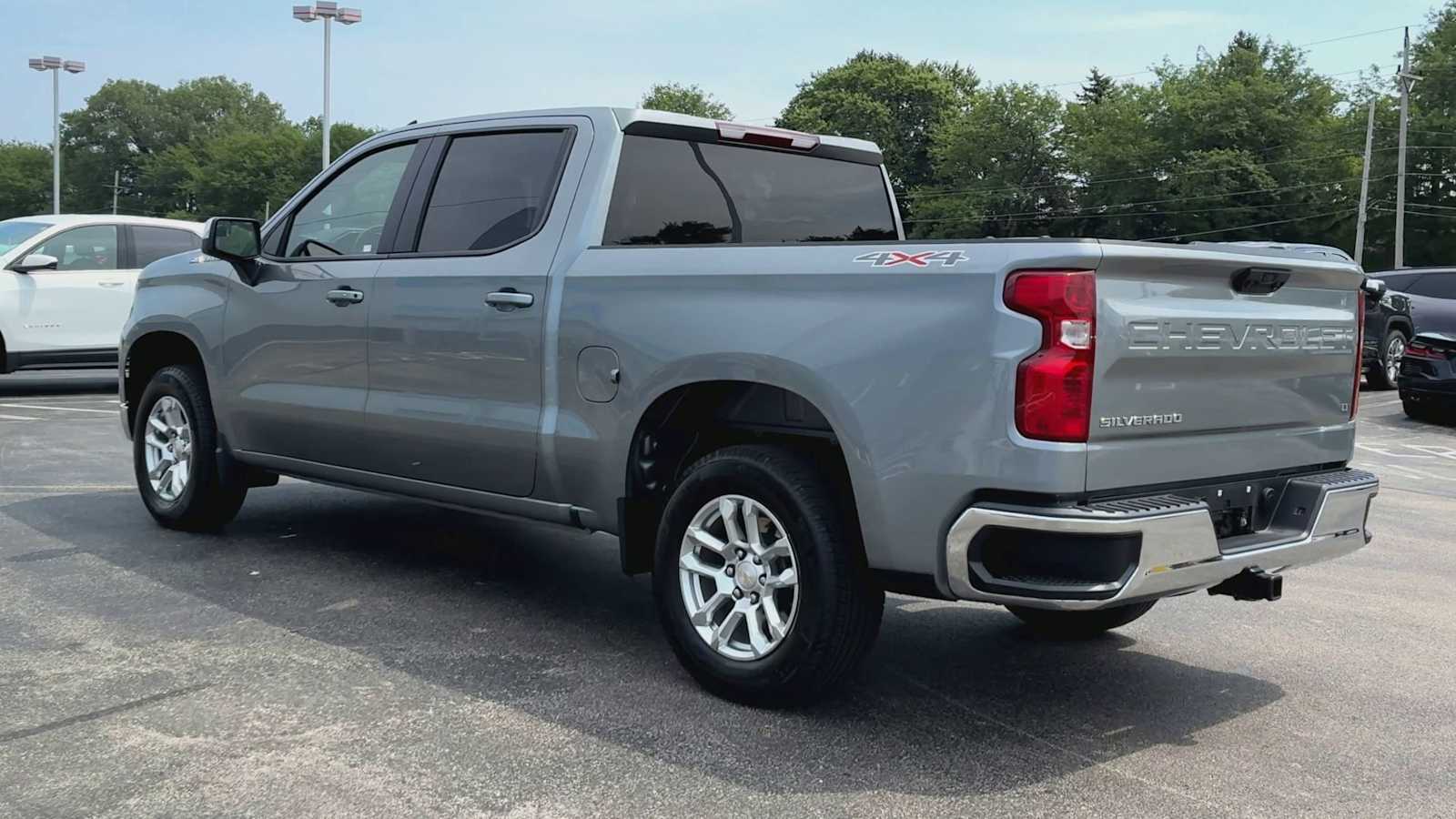 2024 Chevrolet Silverado 1500 LT photo 4