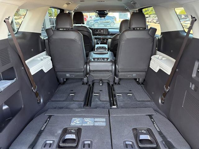 2023 Kia Carnival LX photo 30