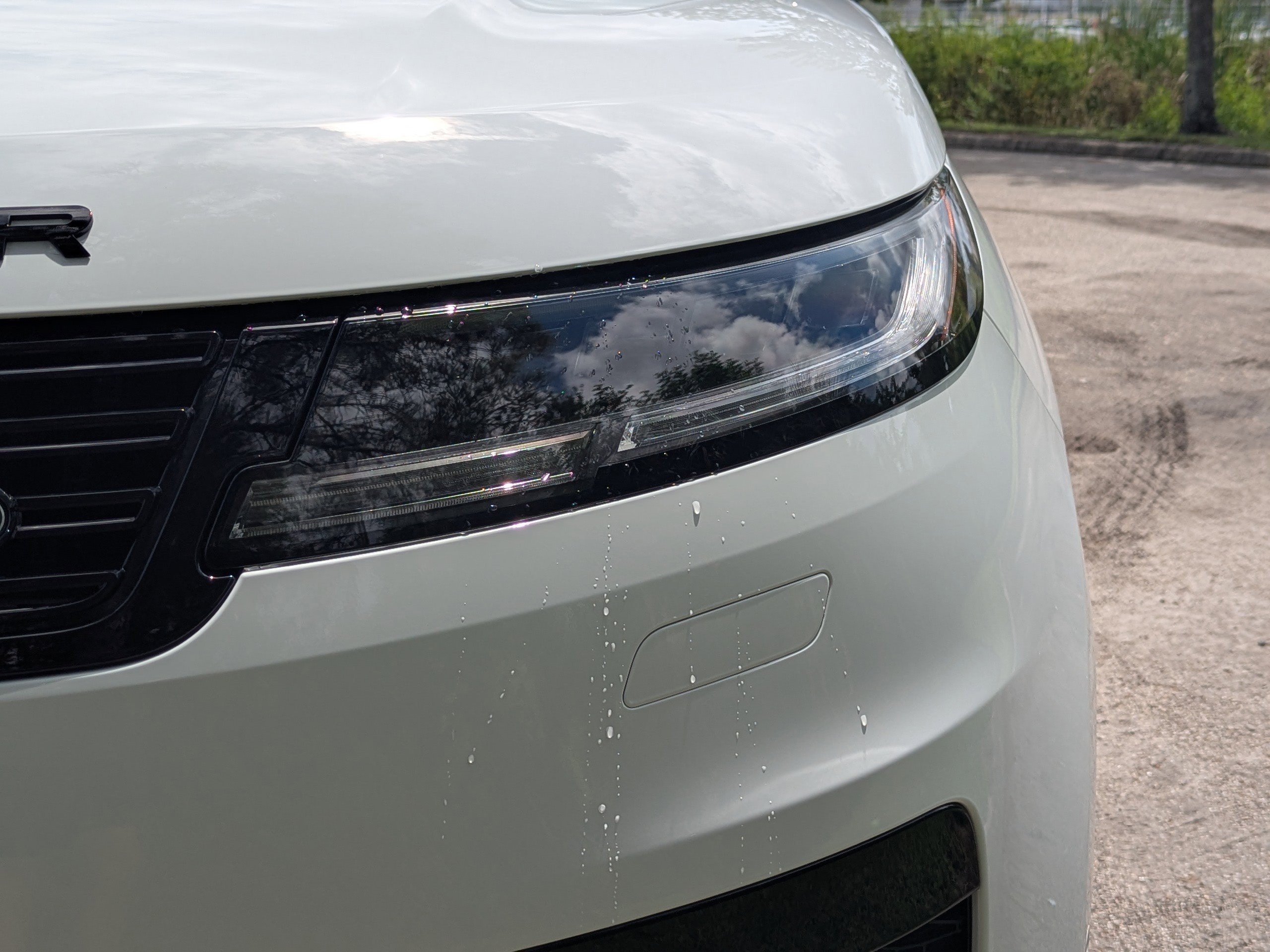 2025 Land Rover Range Rover Sport SE photo 9