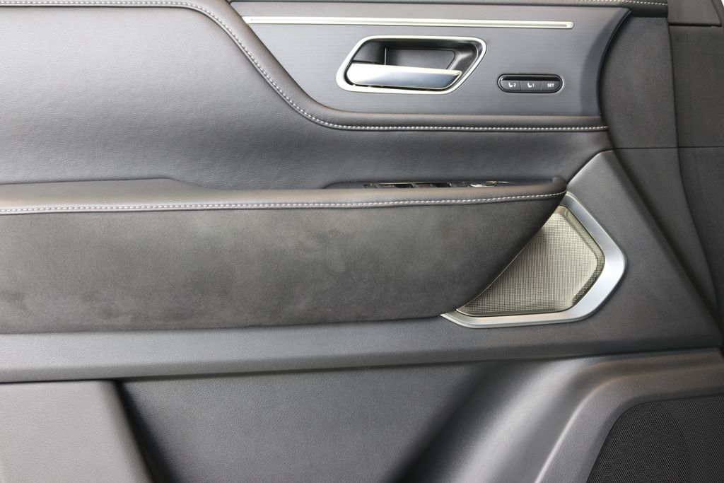 2025 Infiniti QX80 Sensory photo 10
