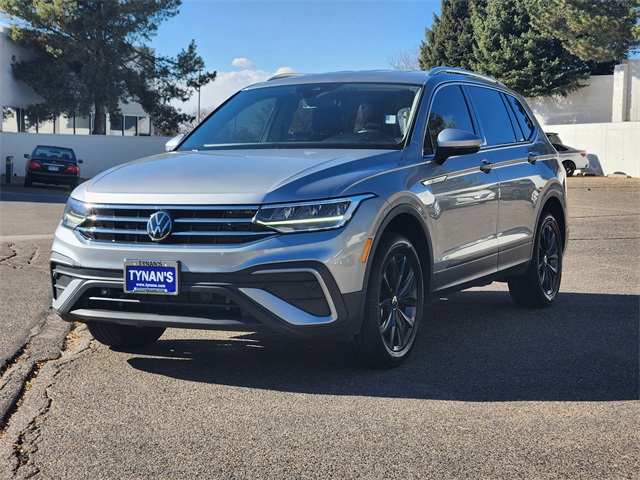 2023 Volkswagen Tiguan SE photo 3