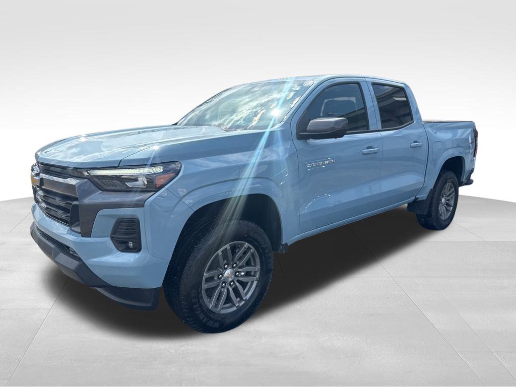 2025 Chevrolet Colorado Work Truck LT photo 3