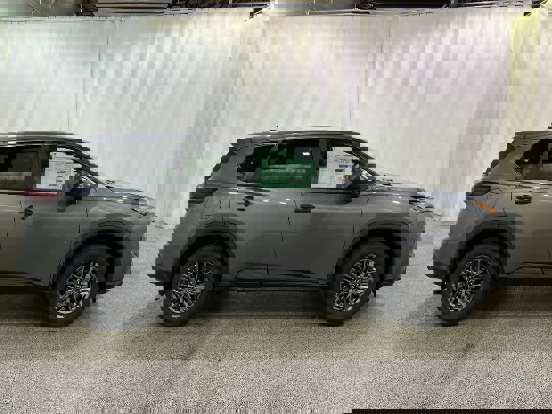 2026 Nissan Rogue S photo 3