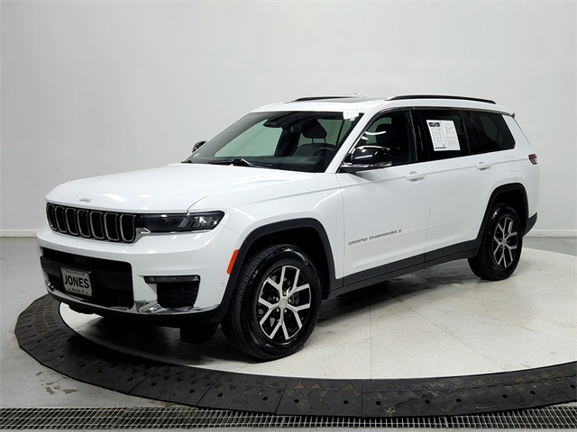 2024 Jeep Grand Cherokee Limited photo 3
