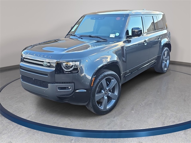 2025 Land Rover Defender V8's photo