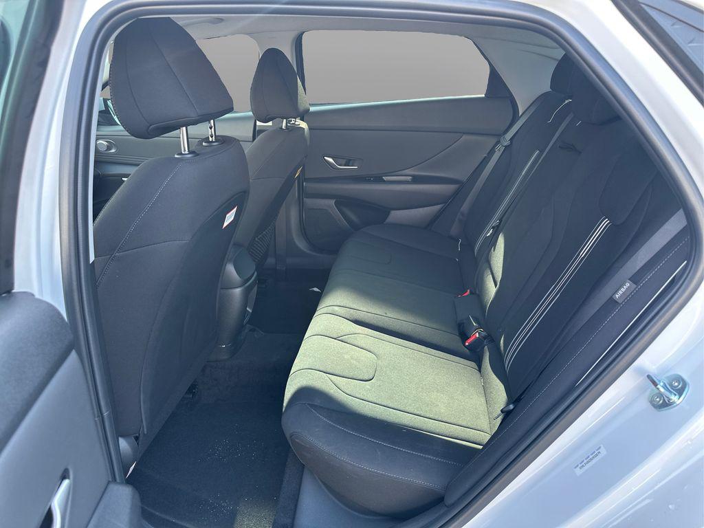 2025 Hyundai Elantra SEL Convenience photo 10