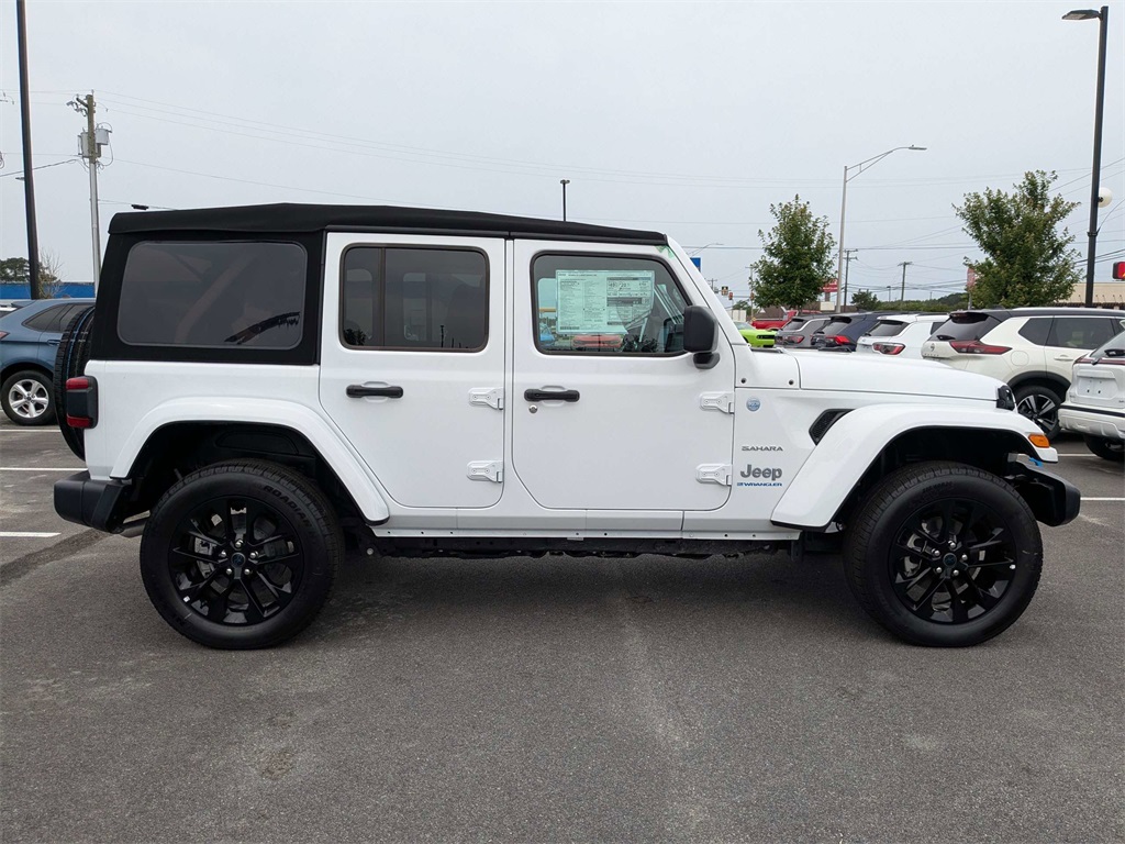 2024 Jeep Wrangler Sahara 4xe photo 3